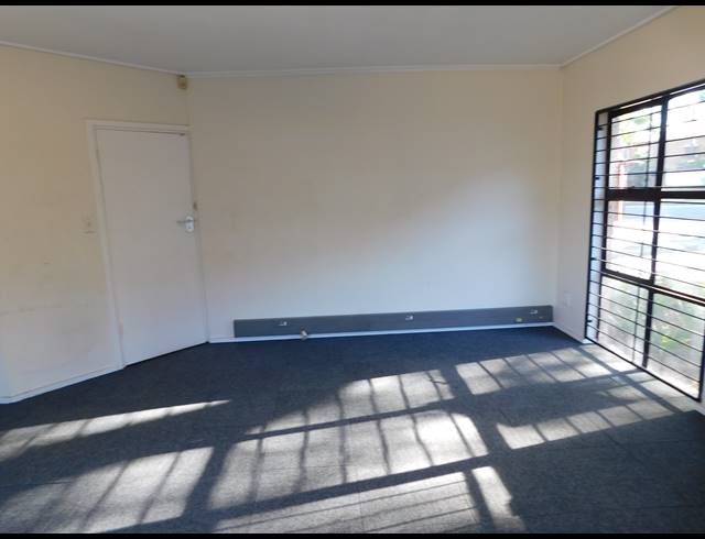 106M² OFFICE TO LET IN FERNDALE